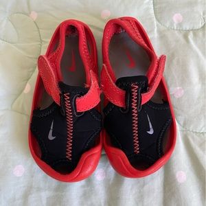Nike Sunray Protect Black and Red Sandals Baby size 5